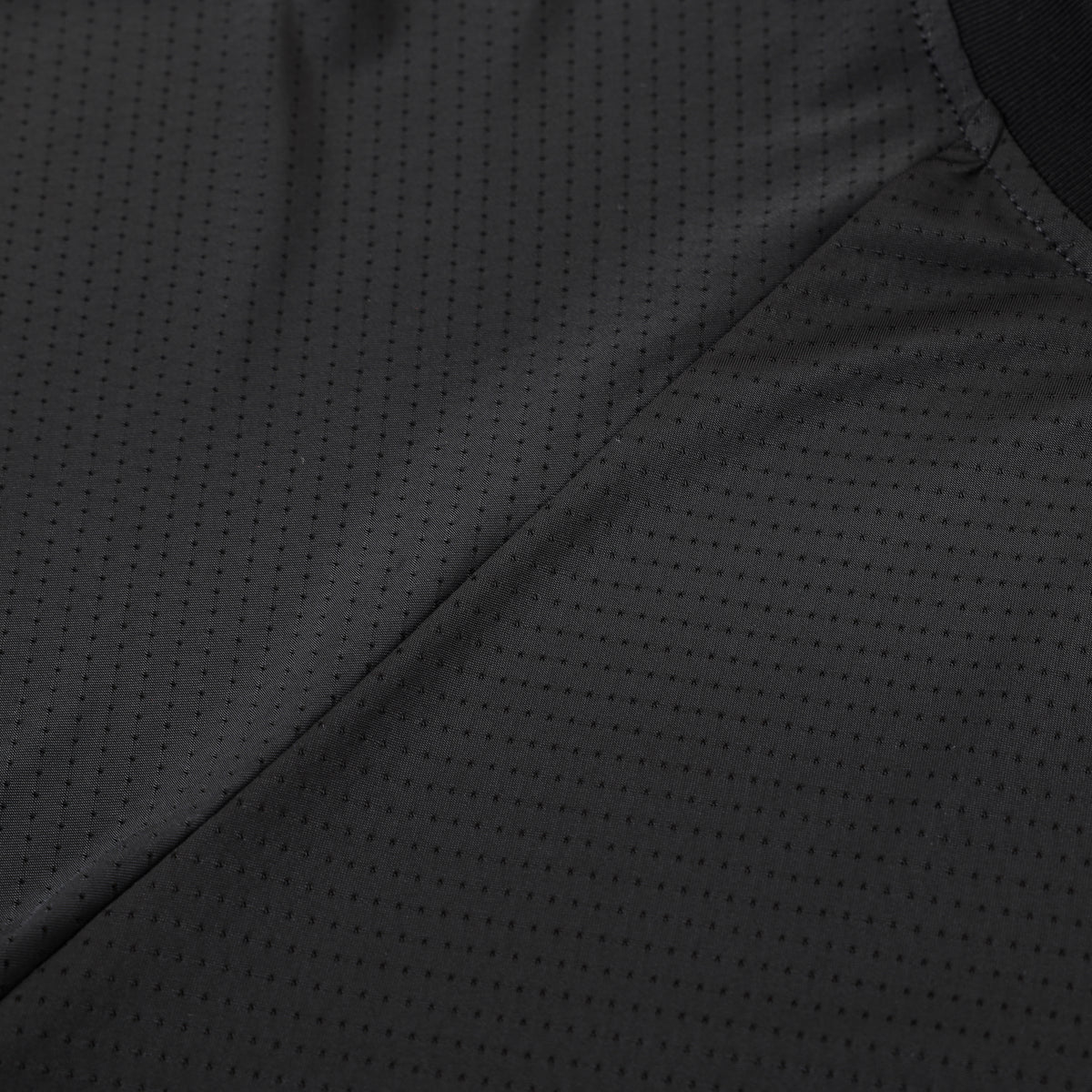 CORE TEE - BLACK