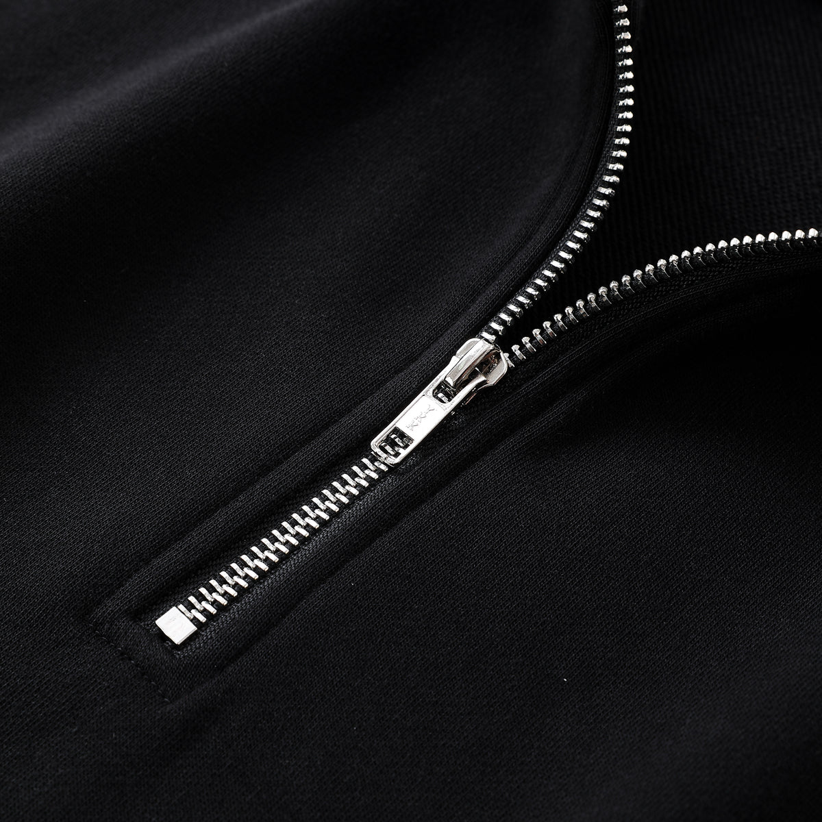 WARM UP QTR ZIP - BLACK
