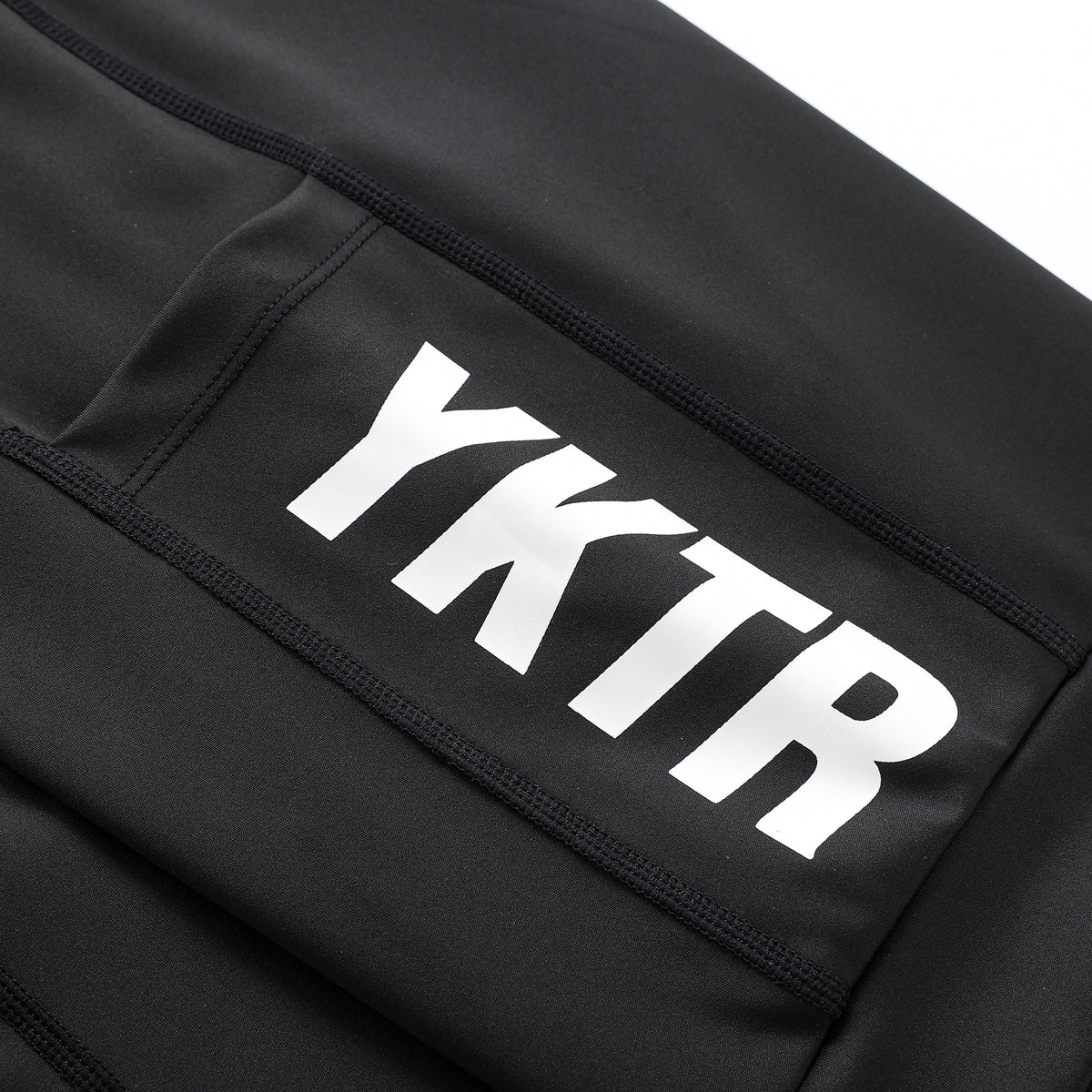 YKTR HALF TIGHT - BLACK