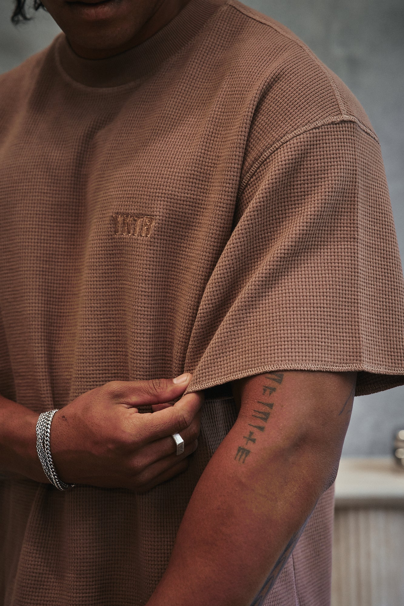 PREMIUM WAFFLE O/S TEE - CHOCOLATE