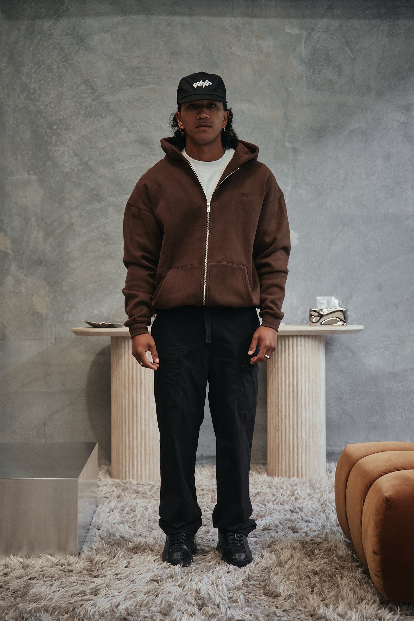 CHASE ZIPPER HOOD - CHOCOLATE