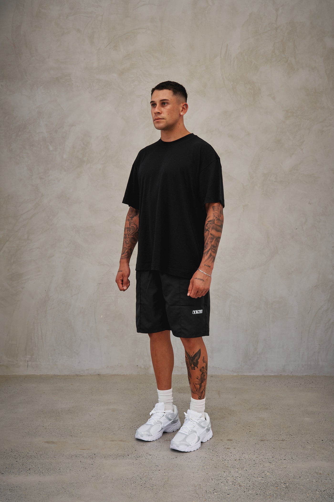 GOLF PLEAT SHORT - BLACK