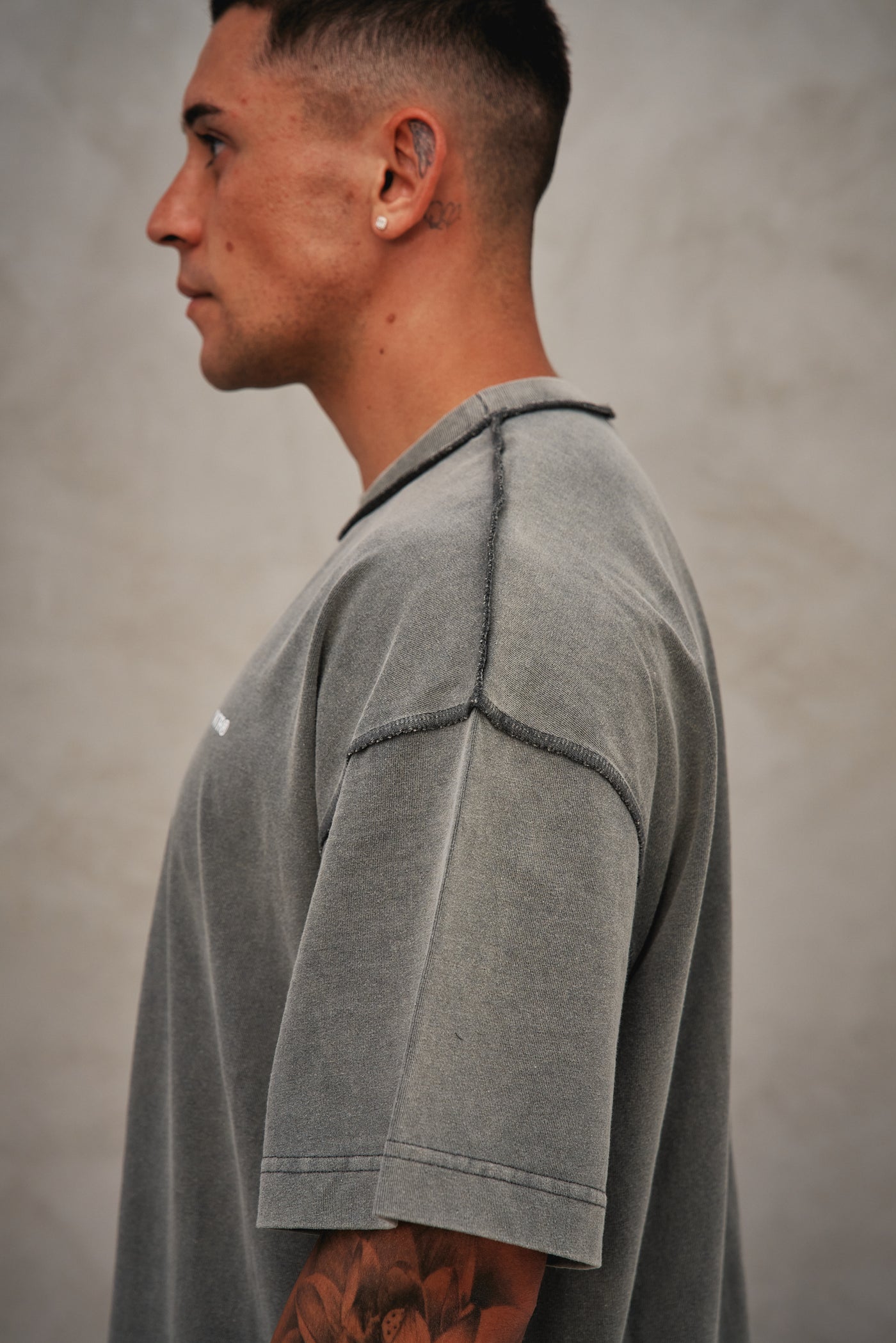 INVERT CORE TEE - STONEWASH